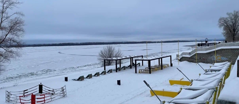 Весенний лёд в Самарской области становится хру...