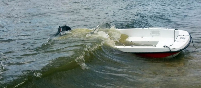 Попали в безвыходную ситуацию: В Самарской области в реке затонули две лодки с людьми