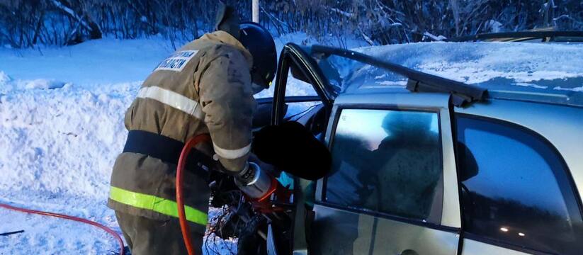 Под Самарой произошло лобовое столкновение LADA...