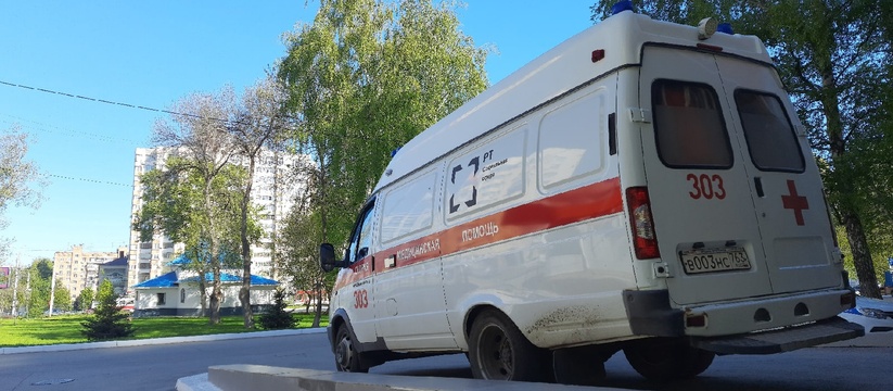 Никто даже не думал помогать: В Тольятти топа избивала инвалида бутылкой