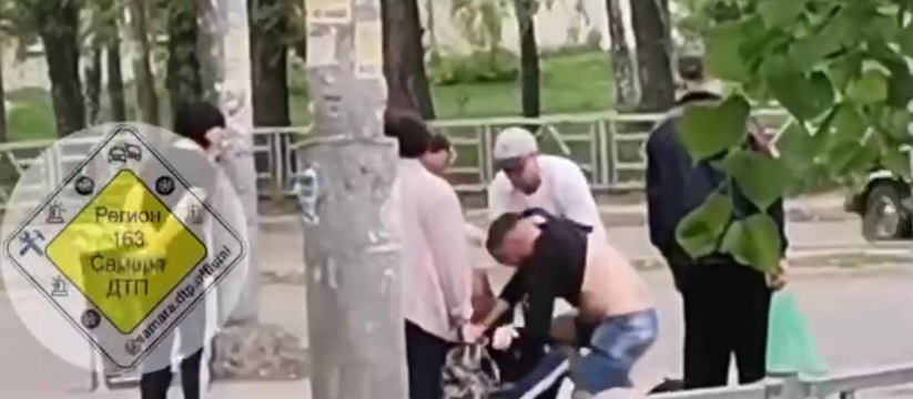 Уже повалил на землю: В Самаре произошла драка у пешеходного перехода В Самаре произошла драка у пешеходного перехода
