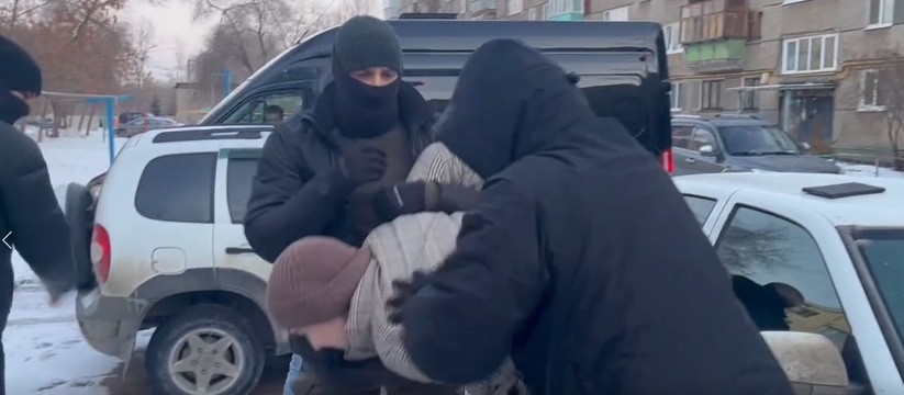 ФСБ показала видео задержания самарца, передавшего Украине данные для атак БПЛА Центральный окружной военный суд рассмотрел дел...