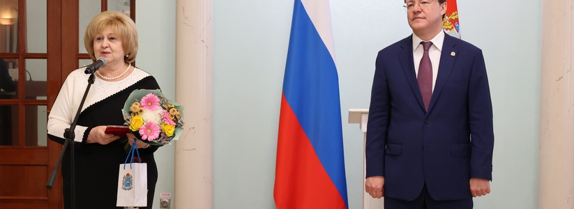 Дмитрий Азаров наградил отличившихся жителей Самарской области