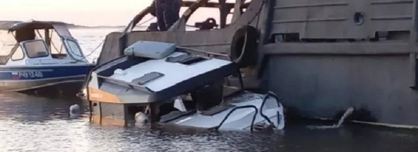 После столкновения катера с теплоходом на Волге погибли четыре человека
