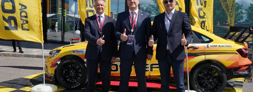 16 июня губернатор Самарской области Дмитрий Азаров и глава АВТОВАЗа Максим Соколов оценили новую модель автомобиля.