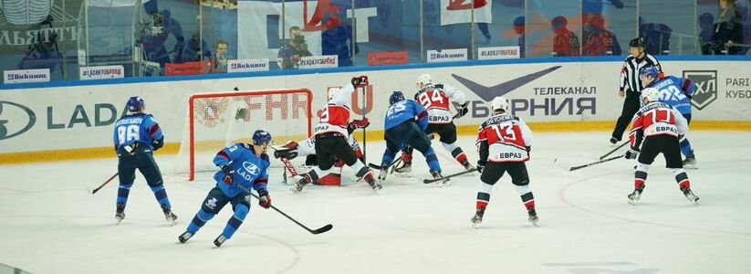 Губернатор Дмитрий Азаров поддержал тольяттинский хоккейный клуб "Лада"