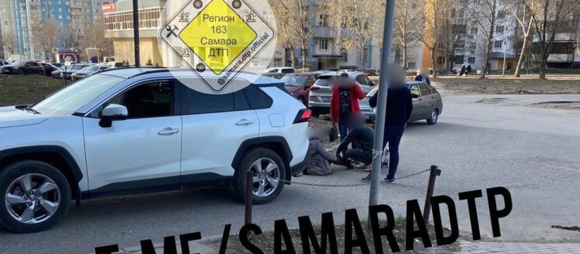 На дороге лужа крови: в Самарской области кроссовер переехал девушку в Самарской области кроссовер переехал девушку