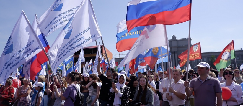 Представитель МИД Захарова обратилась к участникам "Гитары в строю!" в Самарской области Представитель МИД Захарова обратилась к участни...