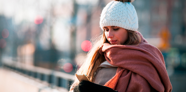 Количество уникальных пользователей MAX за дека...