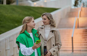 Юным россиянам подарят сим-карту вместе с первы...