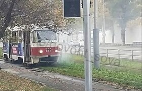 В Самаре выясняют, почему задымленный трамвай д...