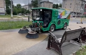 В Центральном районе Тольятти тестируют новую спецтехнику для уборки улиц