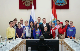 Дмитрий Азаров провел встречу с представителями Российского движения детей и молодежи
