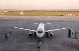 В самарский аэропорт вернули самолет из-за проблем с двигателем